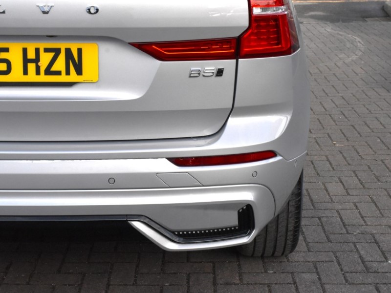 2025 (25) VOLVO XC60 2.0 B5P Plus Dark 5dr AWD Geartronic 5083201