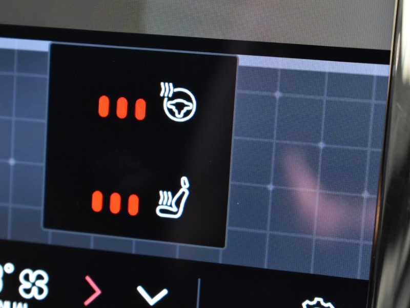 2025 (25) VOLVO XC60 2.0 B5P Plus Dark 5dr AWD Geartronic 5083166