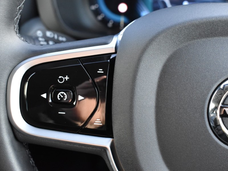 2025 (25) VOLVO XC60 2.0 B5P Plus Dark 5dr AWD Geartronic 5083156