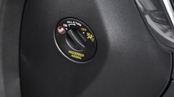 2025 (25) VOLVO XC60 2.0 B5P Plus Dark 5dr AWD Geartronic 5083183