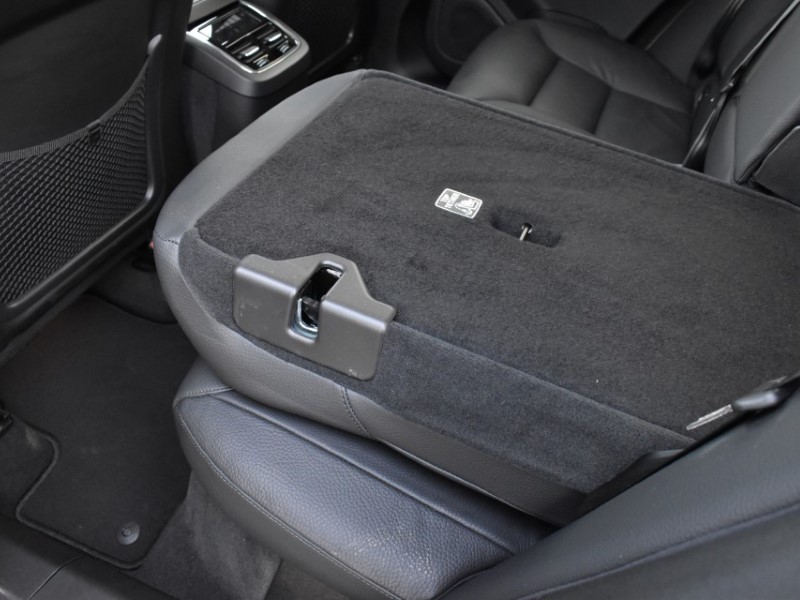 2025 (25) VOLVO XC60 2.0 B5P Plus Dark 5dr AWD Geartronic 5083188