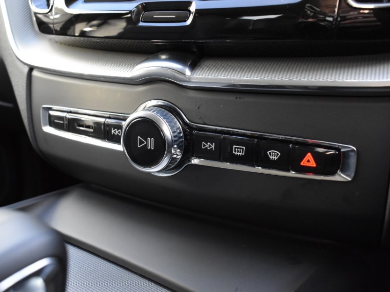 2025 (25) VOLVO XC60 2.0 B5P Plus Dark 5dr AWD Geartronic 5083168