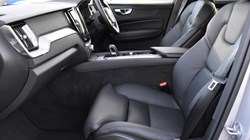 2025 (25) VOLVO XC60 2.0 B5P Plus Dark 5dr AWD Geartronic 5083182