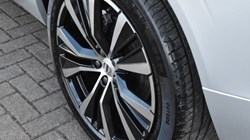 2025 (25) VOLVO XC60 2.0 B5P Plus Dark 5dr AWD Geartronic 5083196