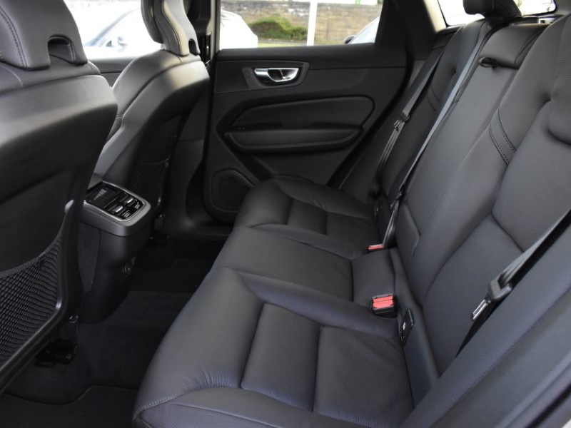 2025 (25) VOLVO XC60 2.0 B5P Plus Dark 5dr AWD Geartronic 5083187