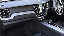 2025 (25) VOLVO XC60 2.0 B5P Plus Dark 5dr AWD Geartronic 5083184