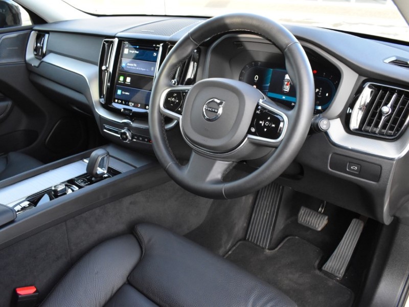 2025 (25) VOLVO XC60 2.0 B5P Plus Dark 5dr AWD Geartronic 5083174