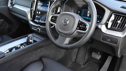 2025 (25) VOLVO XC60 2.0 B5P Plus Dark 5dr AWD Geartronic 5083174