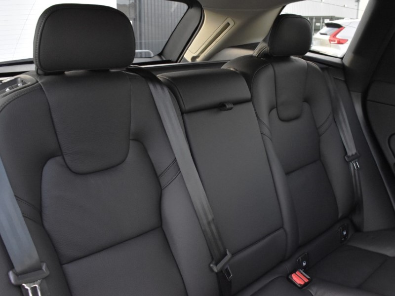 2025 (25) VOLVO XC60 2.0 B5P Plus Dark 5dr AWD Geartronic 5083177