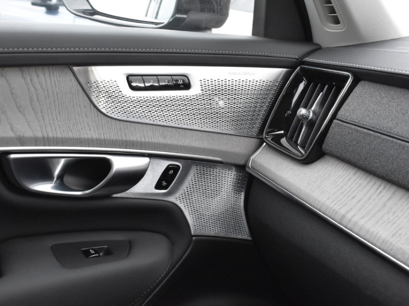 2025 (25) VOLVO XC90 2.0 T8 PHEV Ultra Dark 5dr AWD Geartronic 5104840