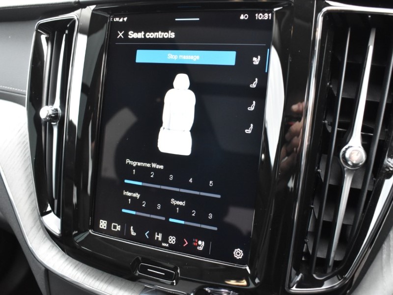 2025 (25) VOLVO XC60 2.0 B5P Ultra Dark 5dr AWD Geartronic 5086179