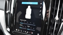 2025 (25) VOLVO XC60 2.0 B5P Ultra Dark 5dr AWD Geartronic 5086179