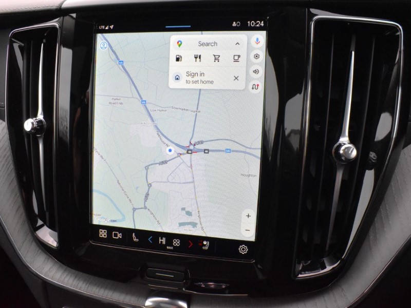 2025 (25) VOLVO XC60 2.0 B5P Ultra Dark 5dr AWD Geartronic 5086161