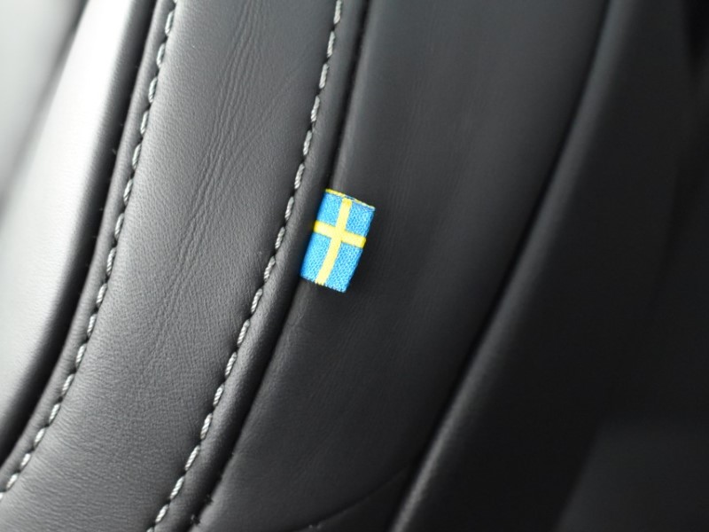 2025 (25) VOLVO XC60 2.0 B5P Ultra Dark 5dr AWD Geartronic 5086189