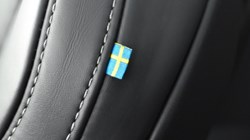 2025 (25) VOLVO XC60 2.0 B5P Ultra Dark 5dr AWD Geartronic 5086189