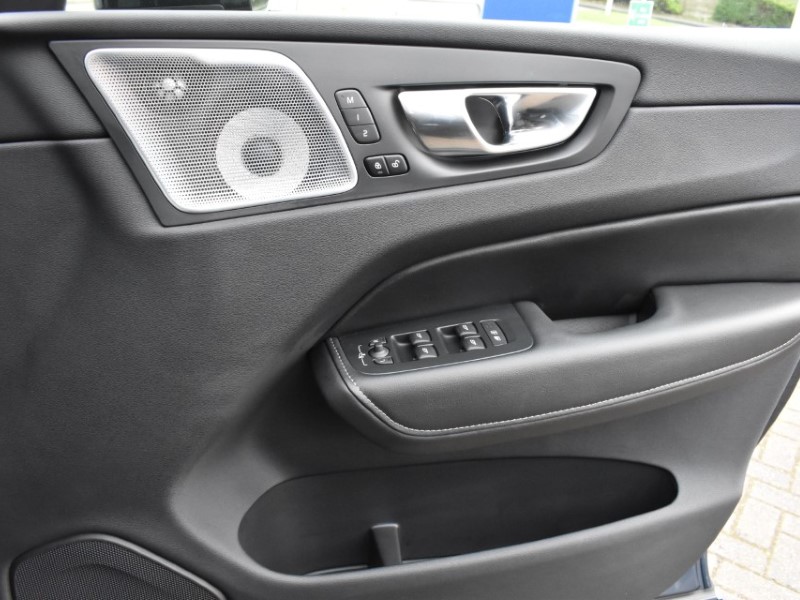 2025 (25) VOLVO XC60 2.0 B5P Ultra Dark 5dr AWD Geartronic 5086210