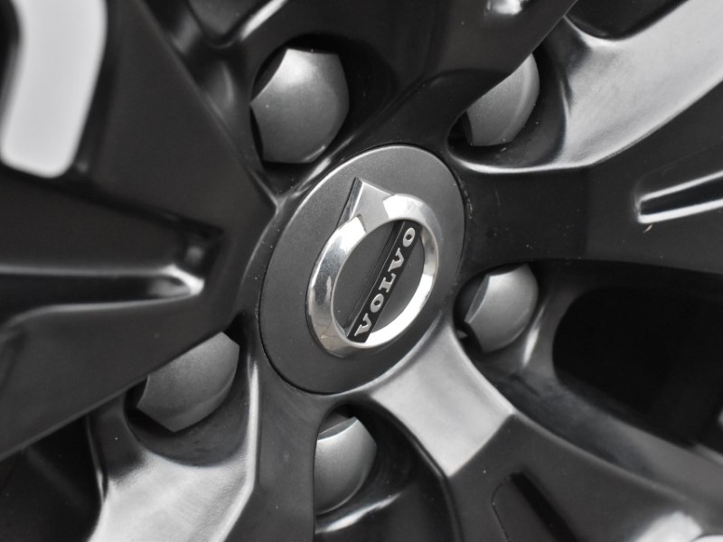 2025 (25) VOLVO XC60 2.0 B5P Ultra Dark 5dr AWD Geartronic 5086208