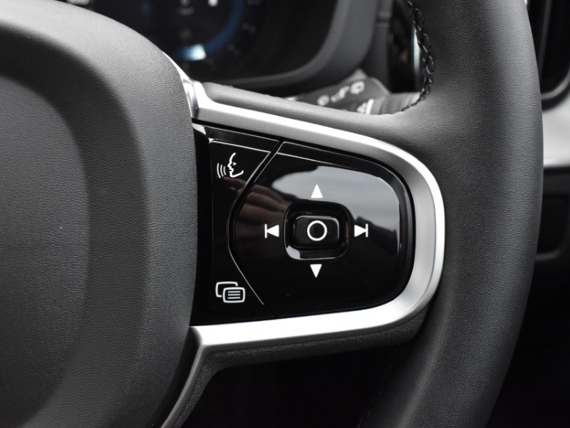 2025 (25) VOLVO XC60 2.0 B5P Ultra Dark 5dr AWD Geartronic 5086158