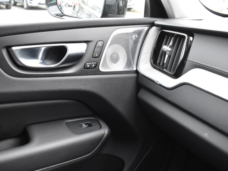 2025 (25) VOLVO XC60 2.0 B5P Ultra Dark 5dr AWD Geartronic 5086170