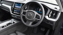 2025 (25) VOLVO XC60 2.0 B5P Ultra Dark 5dr AWD Geartronic 5086172