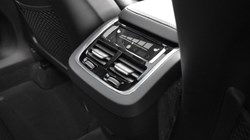 2025 (25) VOLVO XC60 2.0 B5P Ultra Dark 5dr AWD Geartronic 5086183