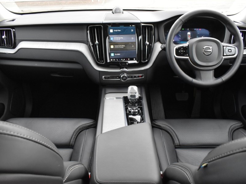 2025 (25) VOLVO XC60 2.0 B5P Ultra Dark 5dr AWD Geartronic 5086186