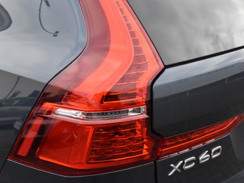 2025 (25) VOLVO XC60 2.0 B5P Ultra Dark 5dr AWD Geartronic 5086202