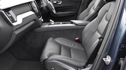 2025 (25) VOLVO XC60 2.0 B5P Ultra Dark 5dr AWD Geartronic 5086187