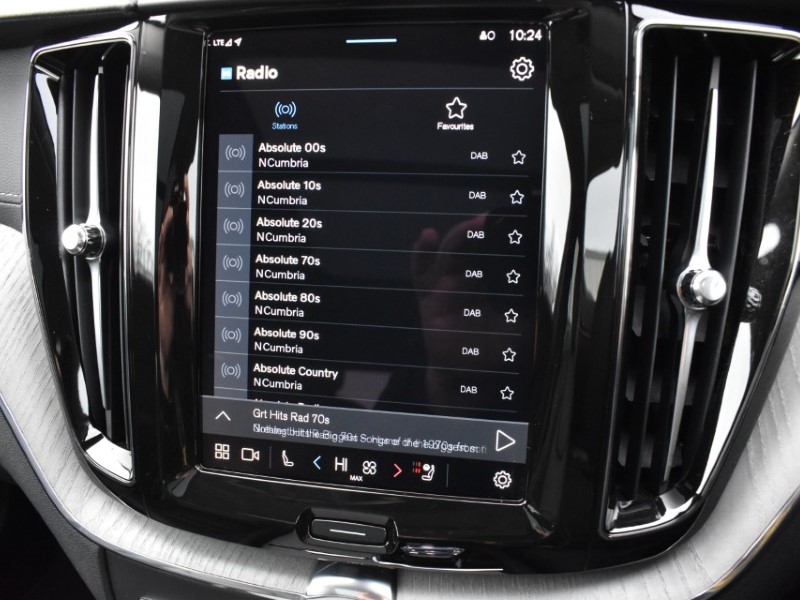 2025 (25) VOLVO XC60 2.0 B5P Ultra Dark 5dr AWD Geartronic 5086163