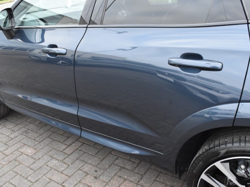 2025 (25) VOLVO XC60 2.0 B5P Ultra Dark 5dr AWD Geartronic 5086200