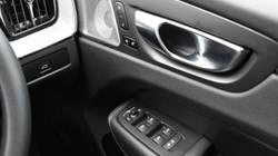 2025 (25) VOLVO XC60 2.0 B5P Ultra Dark 5dr AWD Geartronic 5086154