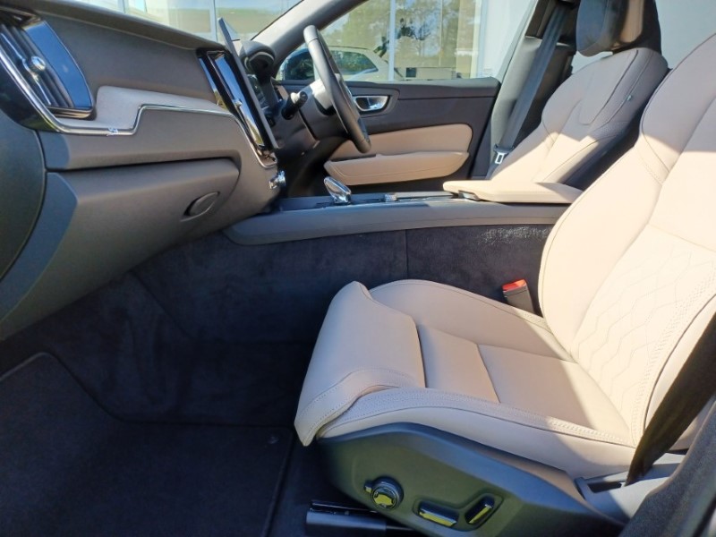 2026 (26) VOLVO XC60 2.0 B5P Plus Dark 5dr AWD Geartronic 5520824