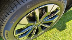 2026 (26) VOLVO XC60 2.0 B5P Plus Dark 5dr AWD Geartronic 5520842