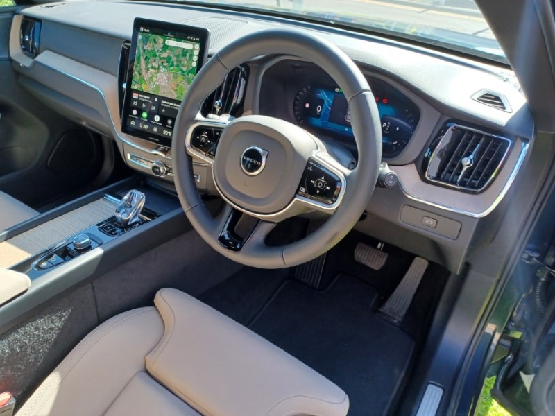 2026 (26) VOLVO XC60 2.0 B5P Plus Dark 5dr AWD Geartronic 5520816
