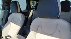 2026 (26) VOLVO XC60 2.0 B5P Plus Dark 5dr AWD Geartronic 5520826