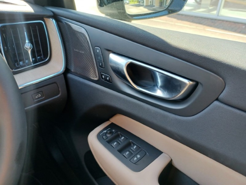 2026 (26) VOLVO XC60 2.0 B5P Plus Dark 5dr AWD Geartronic 5520812