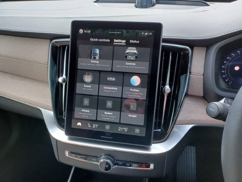 2026 (26) VOLVO XC90 2.0 T8 PHEV Ultra Dark 5dr AWD Geartronic 5341155