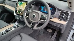 2026 (26) VOLVO XC90 2.0 B5P Plus Dark 5dr AWD Geartronic 5465870