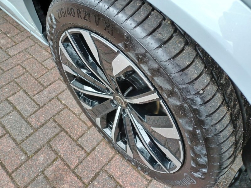 2026 (26) VOLVO XC90 2.0 B5P Plus Dark 5dr AWD Geartronic 5465896