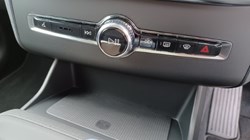 2026 (26) VOLVO XC90 2.0 B5P Plus Dark 5dr AWD Geartronic 5465781