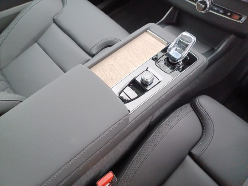 2026 (26) VOLVO XC90 2.0 B5P Plus Dark 5dr AWD Geartronic 5465784