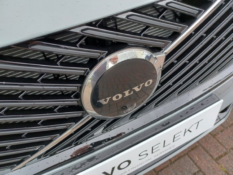 2026 (26) VOLVO XC90 2.0 B5P Plus Dark 5dr AWD Geartronic 5465904