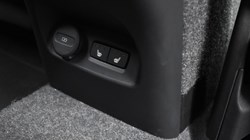 2025 (25) VOLVO XC40 2.0 B4P Plus Dark 5dr Auto 5069554