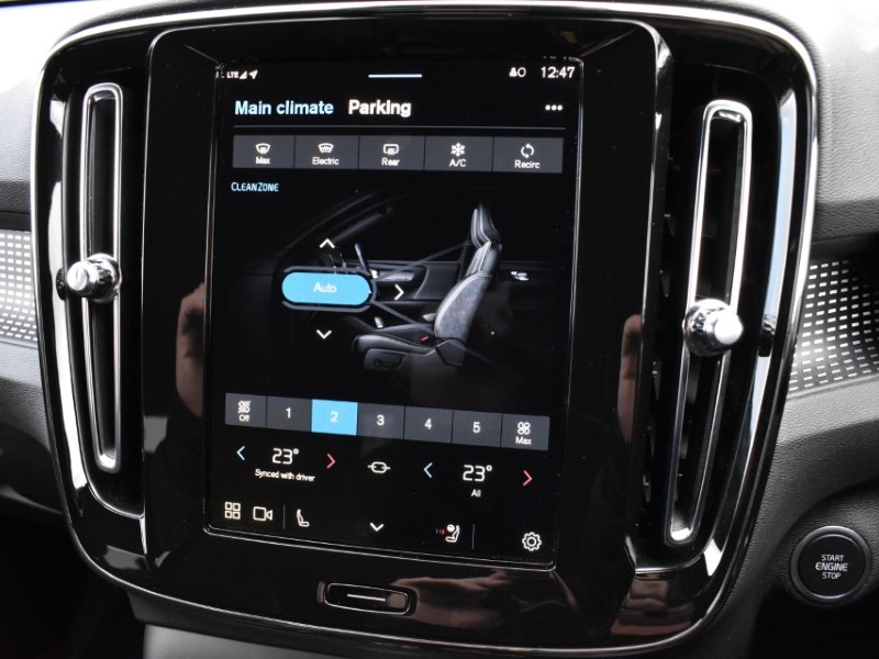 2025 (25) VOLVO XC40 2.0 B4P Plus Dark 5dr Auto 5069543