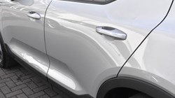 2025 (25) VOLVO XC40 2.0 B4P Plus Dark 5dr Auto 5069574