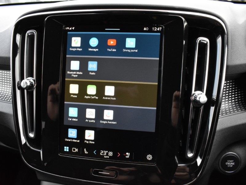 2025 (25) VOLVO XC40 2.0 B4P Plus Dark 5dr Auto 5069544