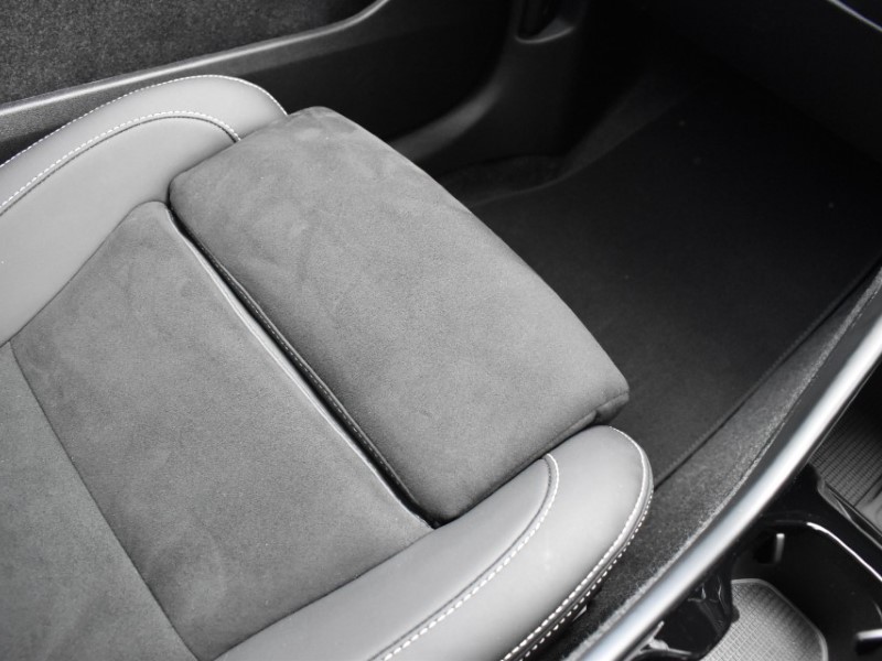 2025 (25) VOLVO XC40 2.0 B4P Plus Dark 5dr Auto 5069551