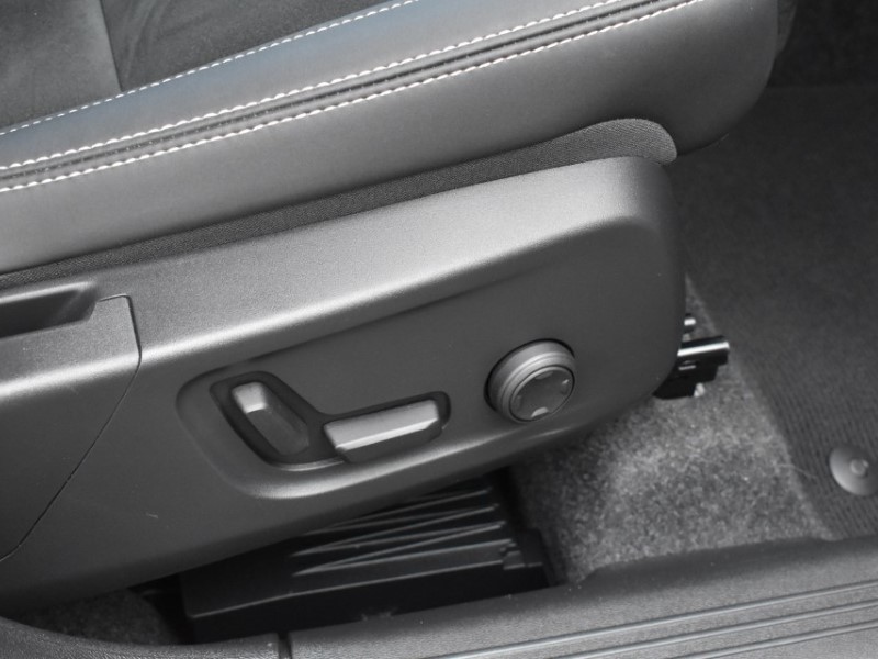 2025 (25) VOLVO XC40 2.0 B4P Plus Dark 5dr Auto 5069549