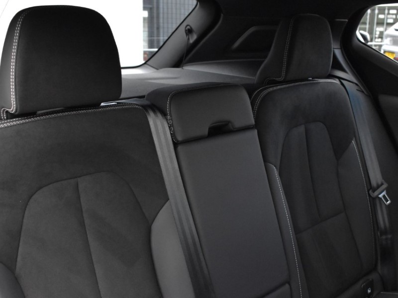 2025 (25) VOLVO XC40 2.0 B4P Plus Dark 5dr Auto 5069553