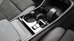 2025 (25) VOLVO XC40 2.0 B4P Plus Dark 5dr Auto 5069547